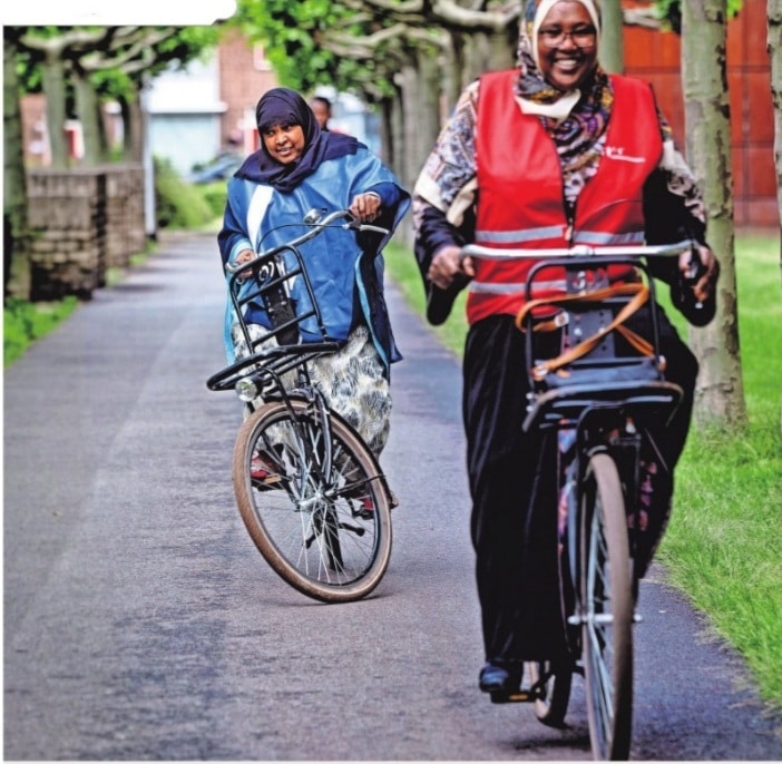 Omleiding Experiment optocht Vrouwen leren fietsen tijdens de Fietslessen in Tilburg-Noord